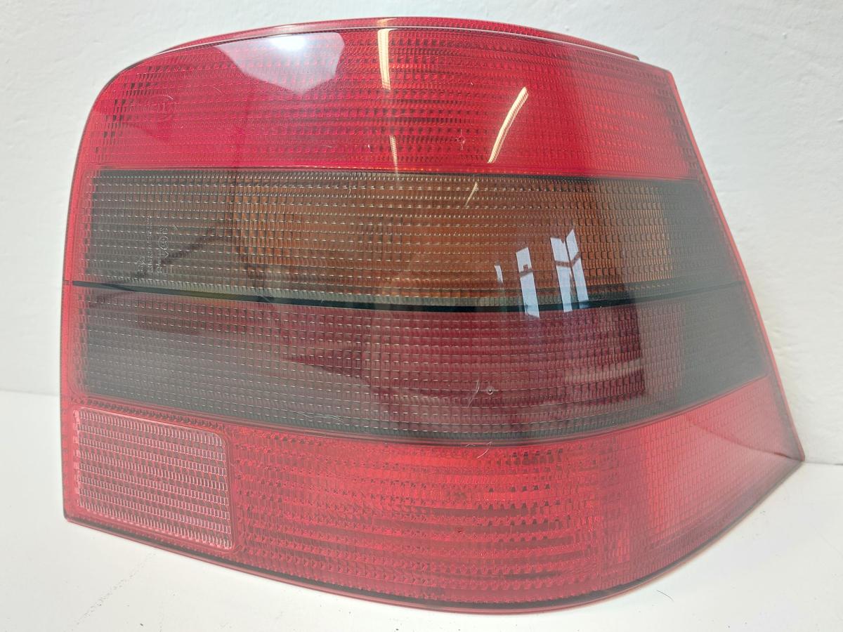 VW Golf 4 IV 1J Rückleuchte rechts Heckleuchte rot schwarz getönt Rücklicht