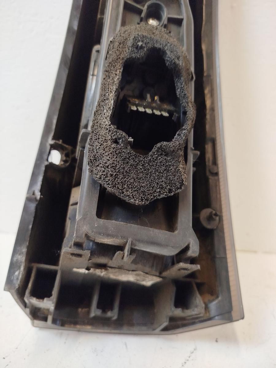 Opel Meriva A Rückleuchte Schlussleuchte Rücklicht Lampe hinten links schwarz