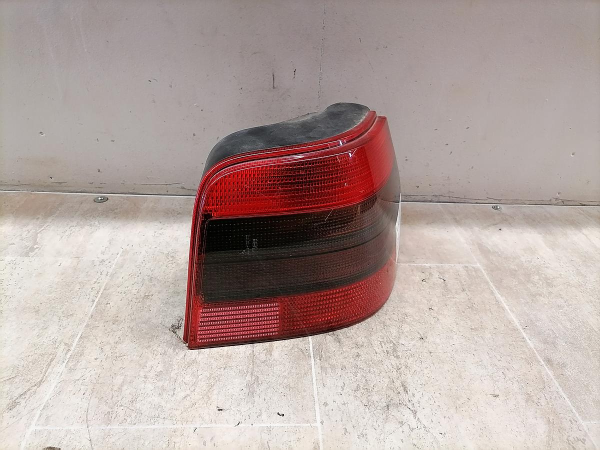 VW Golf 4 IV 97-03 Rücklicht rechts Rückleuchte Heckleuchte rot schwarz 3/5-türer