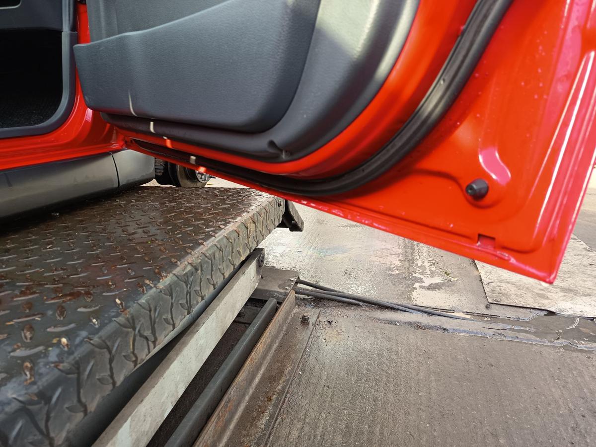 Chevrolet Matiz M200 original T&uuml;r vorn rechts Beifahrer 71U Super red Bj 2009