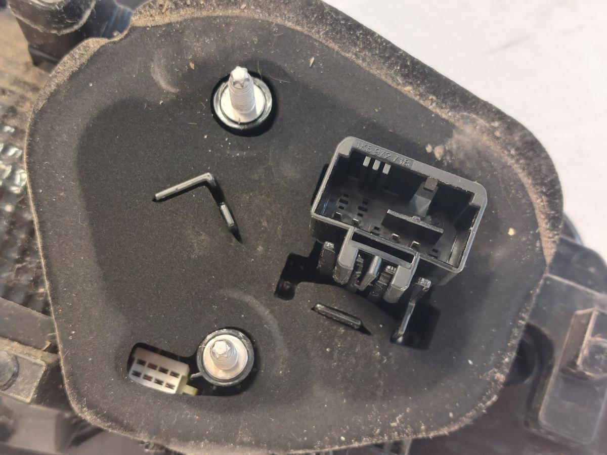 VW Passat 3G B8 Limo Rückleuchte rechts innen Heckklappe Heckleuchte Limo LED VW Passat 3G B8 Limo Rückleuchte rechts innen Heckklappe Heckleuchte Limo LED