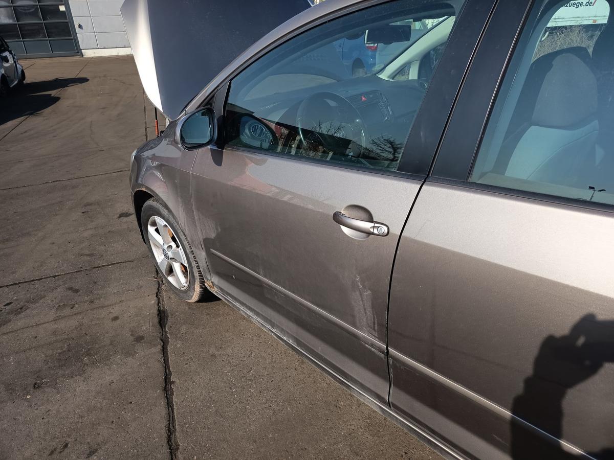 Golf Plus II original T&uuml;r vorn links Fahrer A8X Kaschmirbraun Bj 2009