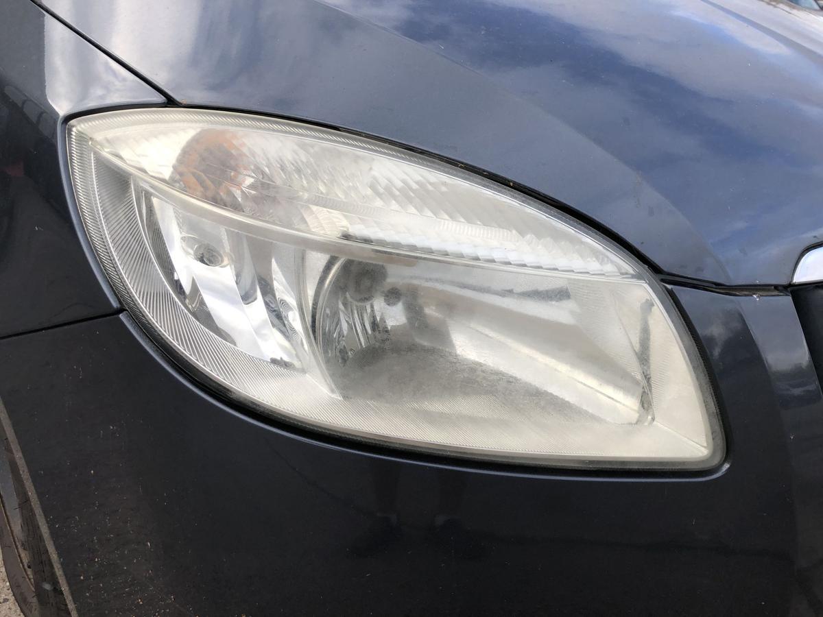 Skoda Fabia 5J Scheinwerfer rechts Hauptscheinwerfer Halogen H4 Tr&uuml;b bis 2010