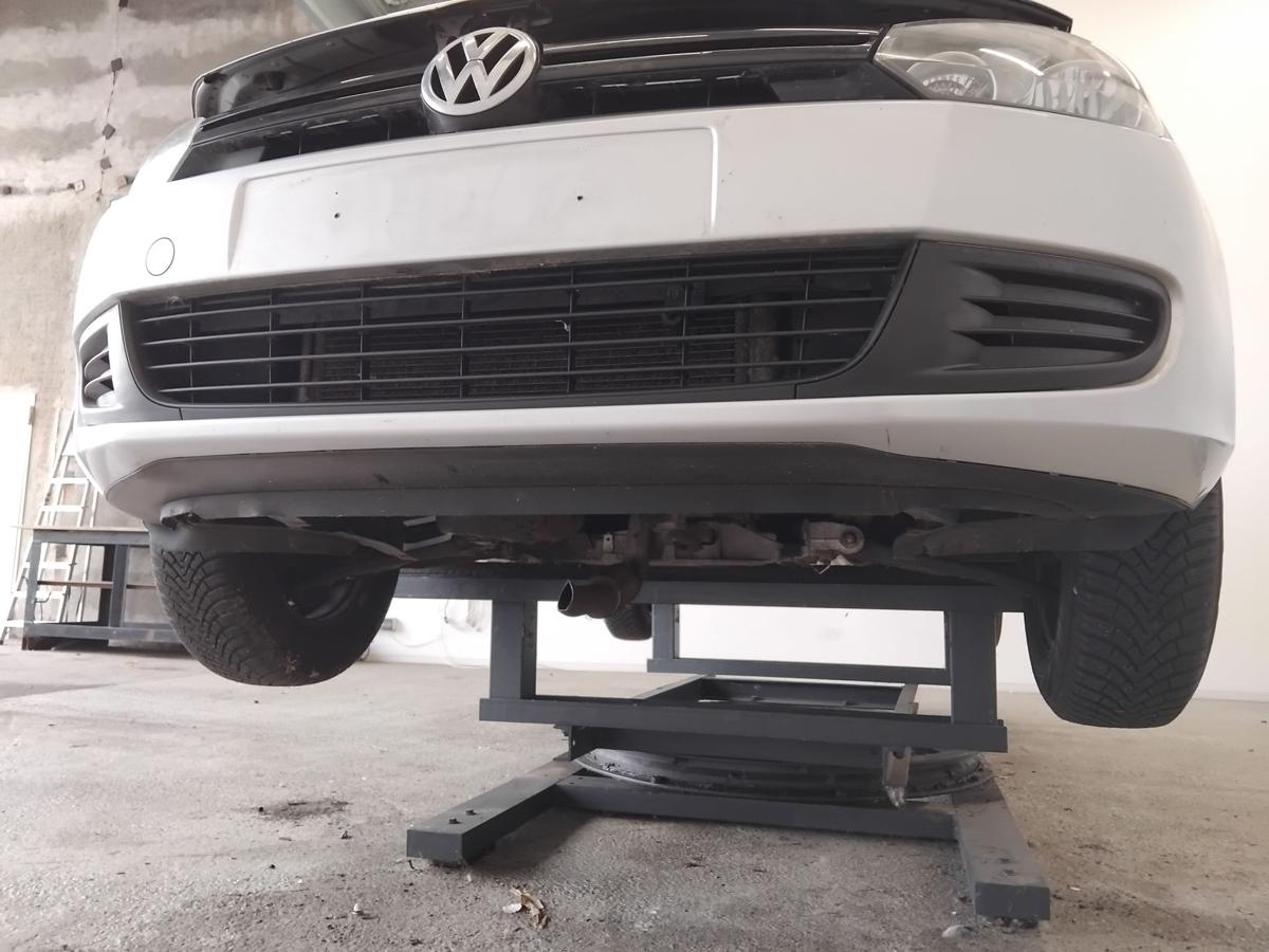 VW Golf 6 original Stoßfänger Stoßstange vorn BJ2009 Mängel LA7W reflexsilber