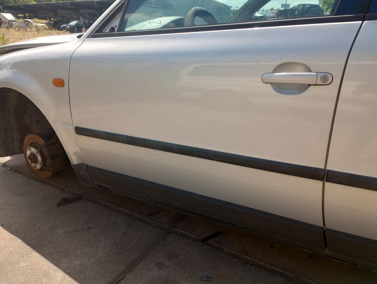 VW Passat 3B5 orig Tür vorn links Fahrertür LB7Z Silber Bj 1997