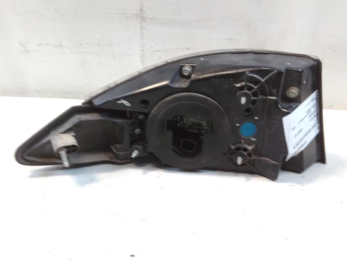 Tesla Model S P85D original R&uuml;ckleuchte Schlussleuchte rechts au&szlig;en BJ2014