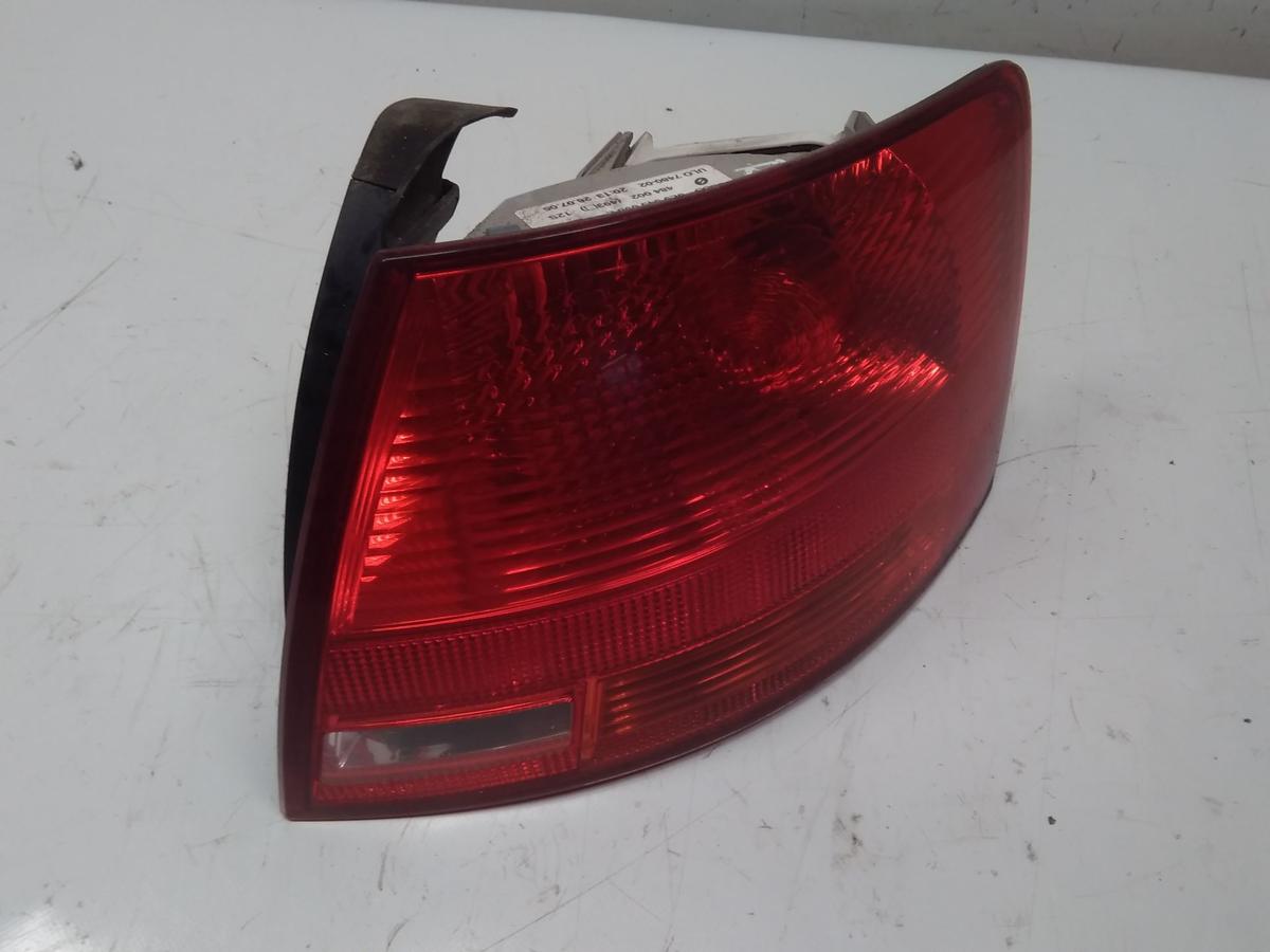 Audi A4 8E B7 Avant Kombi original Rückleuchte Heckleuchte rechts Bj.2006