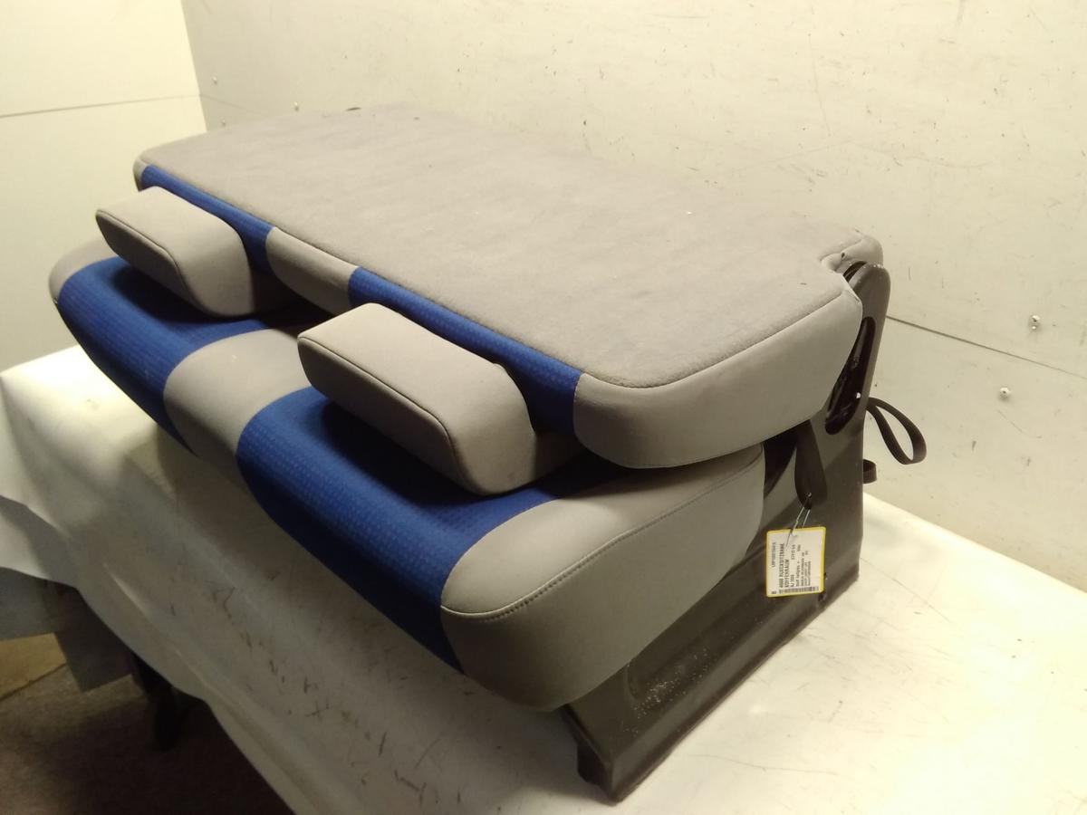 VW Caddy 2K R&uuml;cksitzbank 2er 2. R&uuml;cksitzreihe Kofferraum Bj.2008