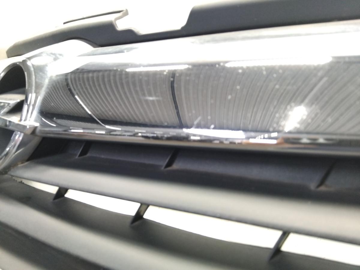 Opel Corsa D orig Sto&szlig;f&auml;nger Sto&szlig;stange vorn Z40M Champagnersilber BJ2007 m Grill