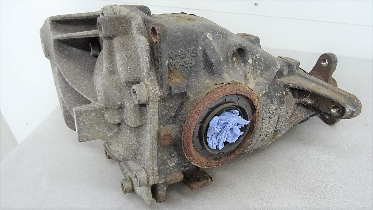 BMW 1er F20 Differential Hinterachsgetriebe 7616971 2,81 1,6 100kw N13B16A