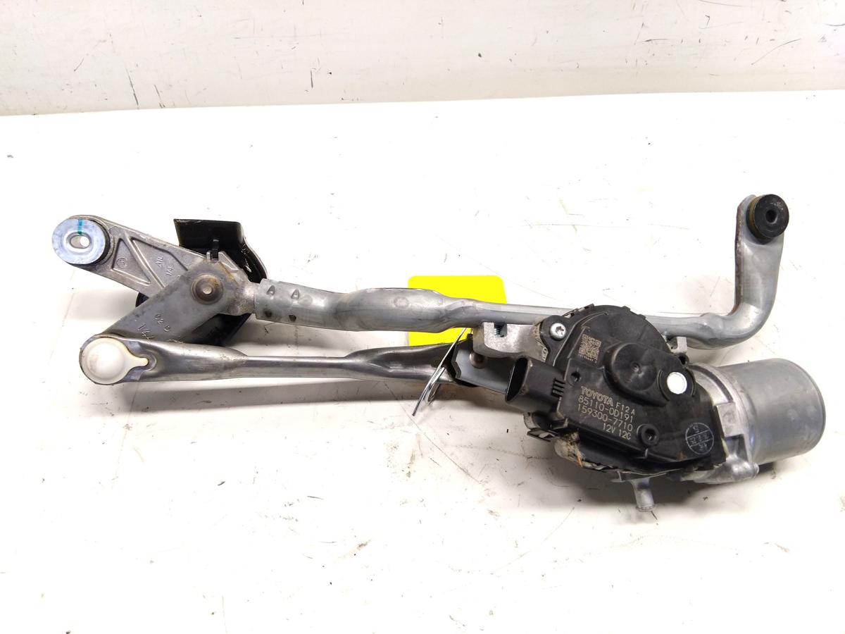 Toyota Yaris 3 Hybrid XP13 original Wischermotor vorn mit Wischergest&auml;nge Bj2020