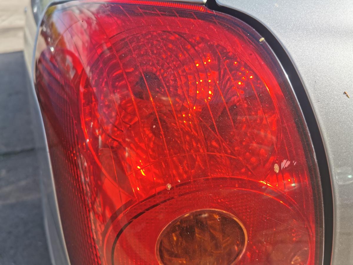 Toyota Avensis T25 Kombi Rückleuchte Schlussleuchte Rücklicht hinten links