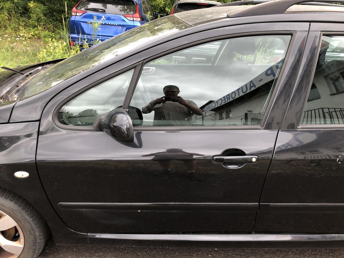 Peugeot 307 SW 3E 3H T&uuml;r vorn links Fahrert&uuml;r im Rohbau Rost Falz EXL schwarz