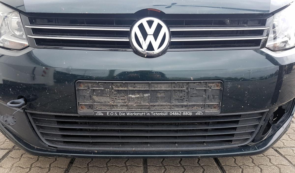 VW Touran 1T3 K&uuml;hlergrill mit Emblem Bj2013 schwarz Chrom