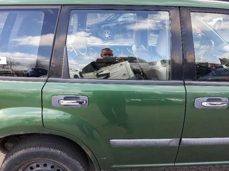 Nissan X-Trail T30 BJ 2001 Tür hinten rechts Grün