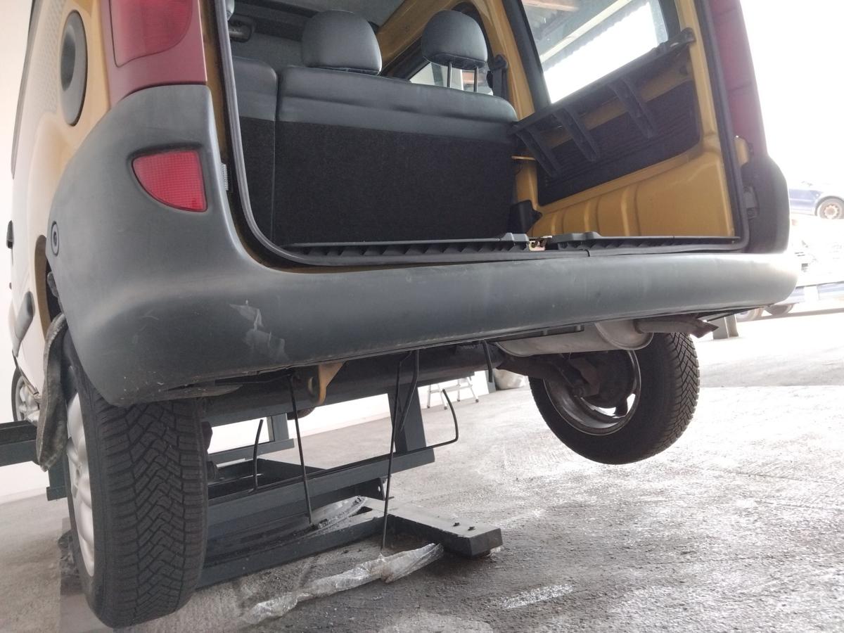Renault Kangoo 1 orig.Stoßfänger Stoßstange hinten unlackiert BJ1998