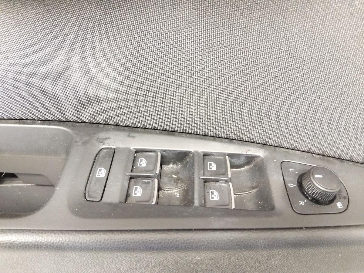 Seat Leon ST 5F original Türverkleidung vorn links 5F4867011J FGX Bj.2019