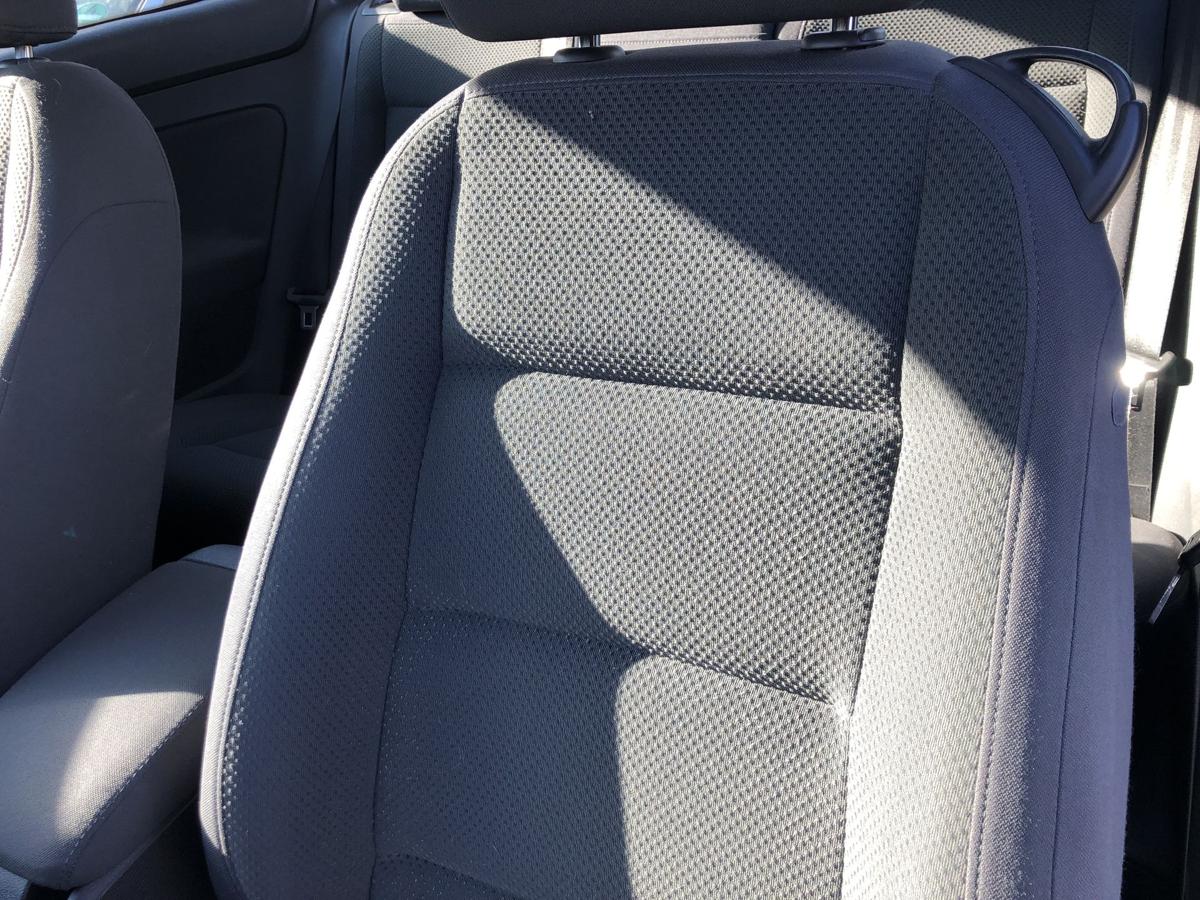 VW Golf 5 V 1K Sitz vorn links Fahrersitz f&uuml;r 3 t&uuml;rer passend ohne Sitzheizung