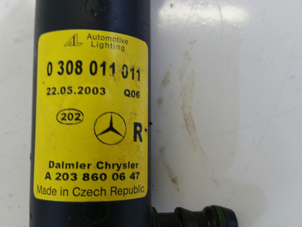 Mercedes C-Klasse W203 Spritzdüse Reinigungsanlage rechts A2038600647