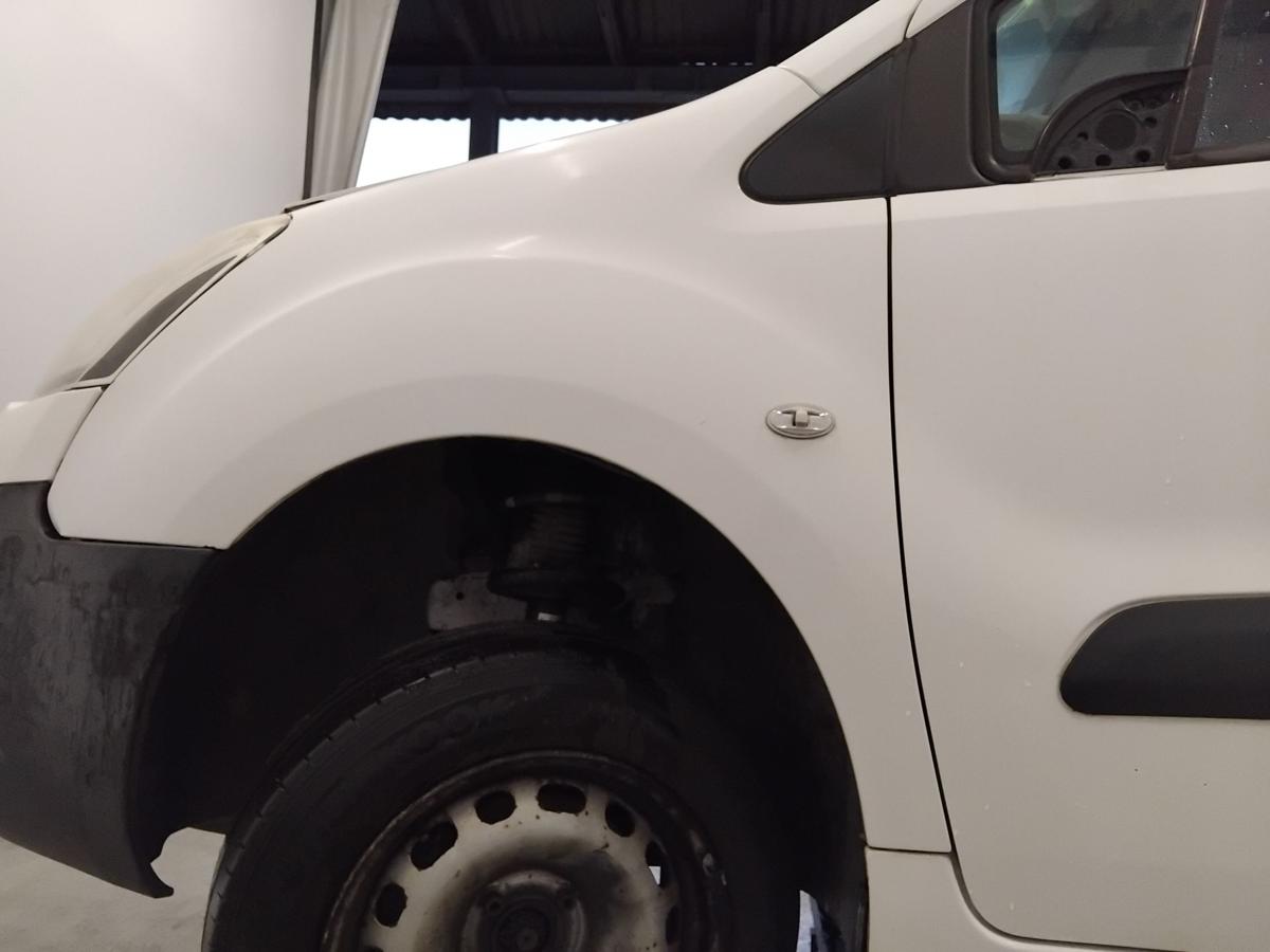 Citroen Berlingo 2 B9 original Kotflügel vorn links BJ2015 Mängel