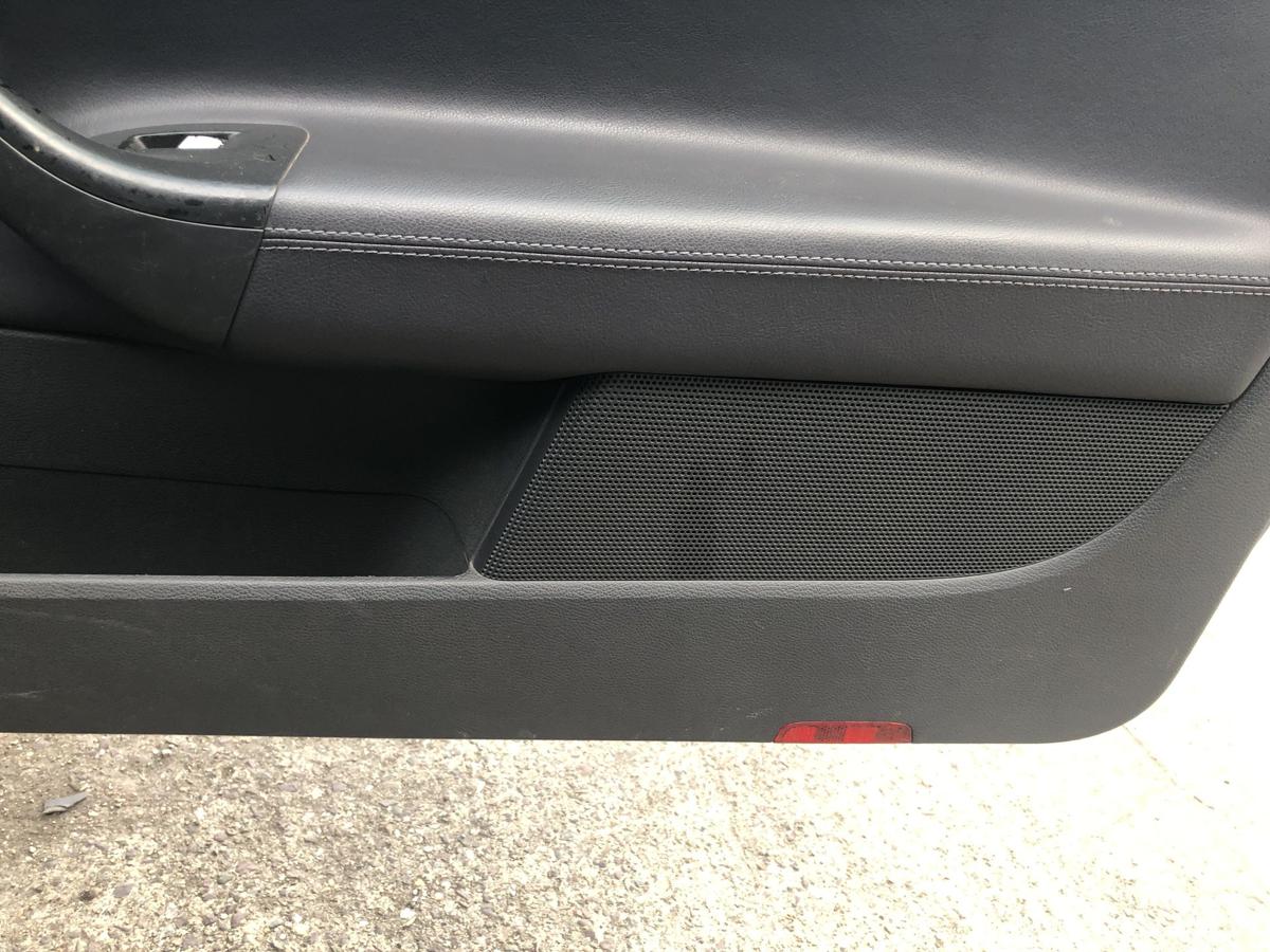 VW Golf 5 V 1K T&uuml;rverkleidung vorn rechts T&uuml;rpappe 3 trg Leder Innenverkleidung