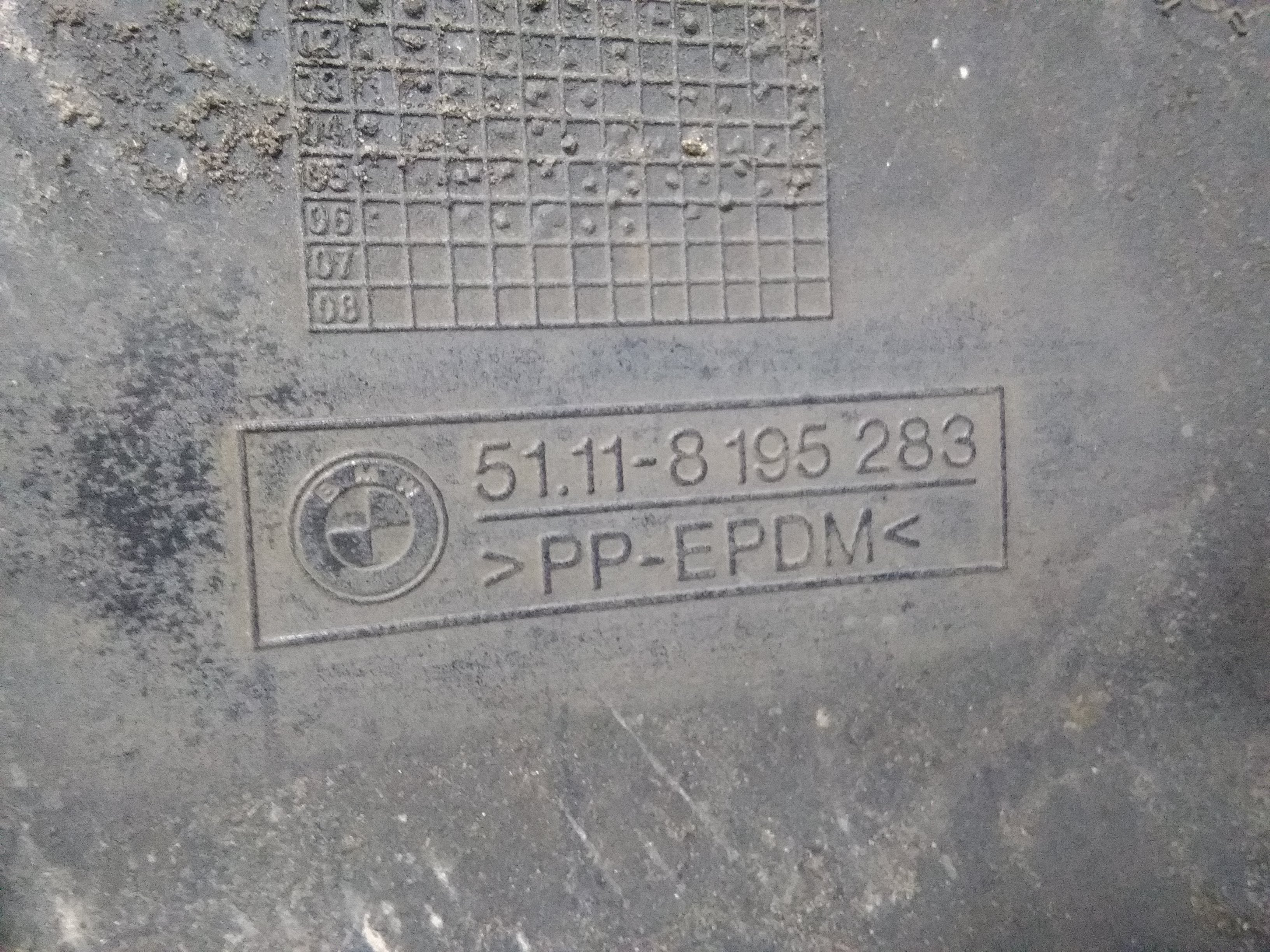 BMW 3er E46 Bj.1999 original Sto&szlig;f&auml;nger vorn mit starken Gebrauchsspuren