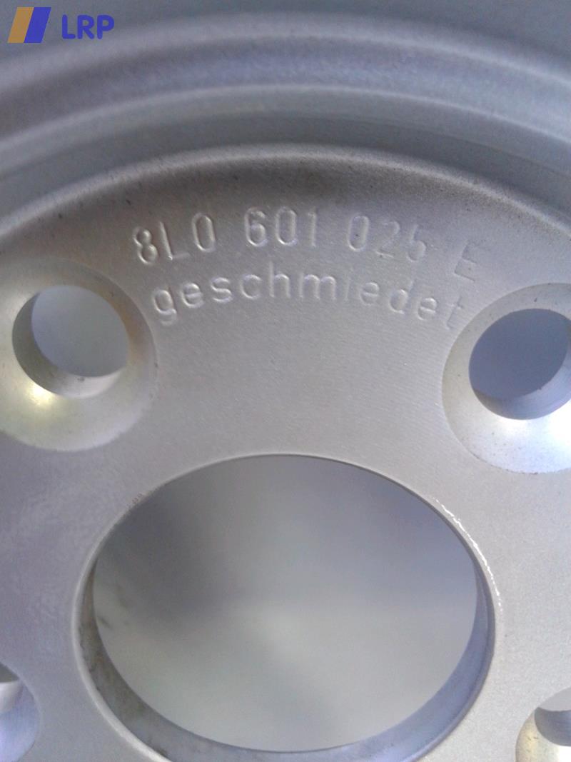 Audi A3 8L Bj.1999 original Alufelge 15" 8L0601025E 6Jx15H2ET38