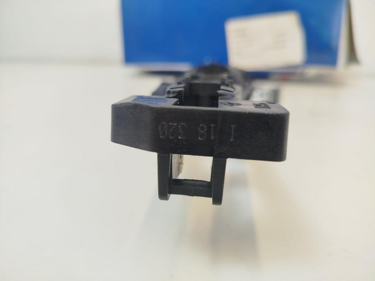 Ford Fiesta JA8 Halter Verst&auml;rkung T&uuml;rgriff vorn rechts Keyless OE