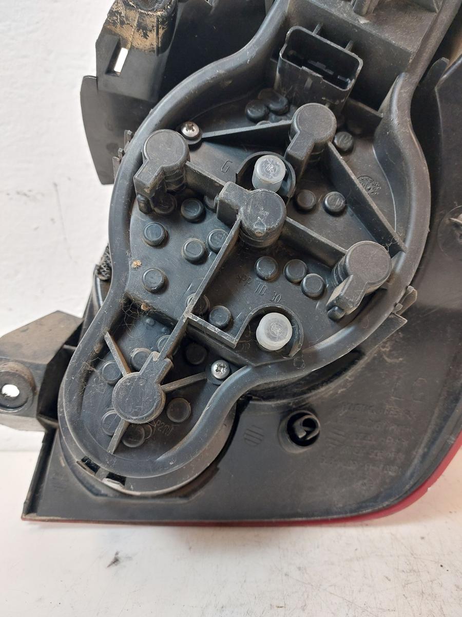 Nissan Primera P12 Fliessheck R&uuml;ckleuchte links R&uuml;cklicht Heckleuchte 5t&uuml;rer
