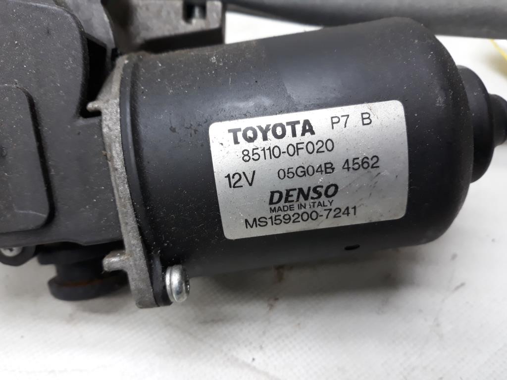 Toyota Corolla Verso 851100F020 Wischermotor Wischergestänge vorn original BJ2005