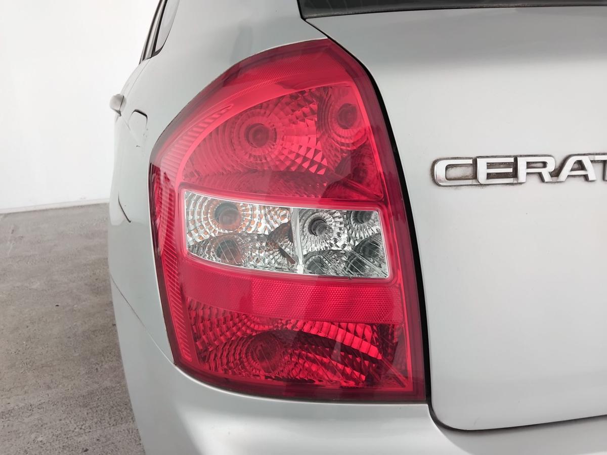Kia Cerato FE original R&uuml;ckleuchte Heckleuchte links 5-t&uuml;rig Steilheck BJ2008