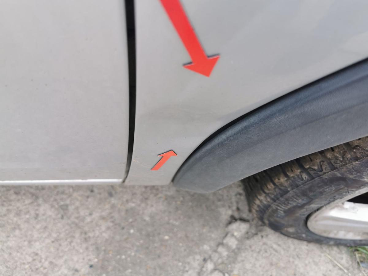 Opel Corsa C Kotfl&uuml;gel Fender Seitenwand vorn rechts Z157 Starsilber III DELLE