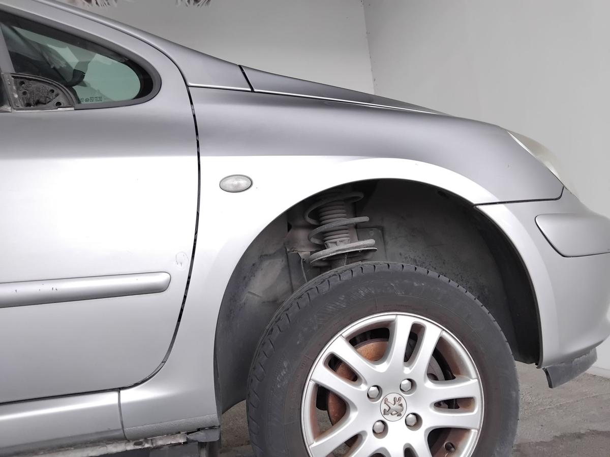 Peugeot 307 original Kotfl&uuml;gel vorn rechts EZA Gris Sidobre BJ2004