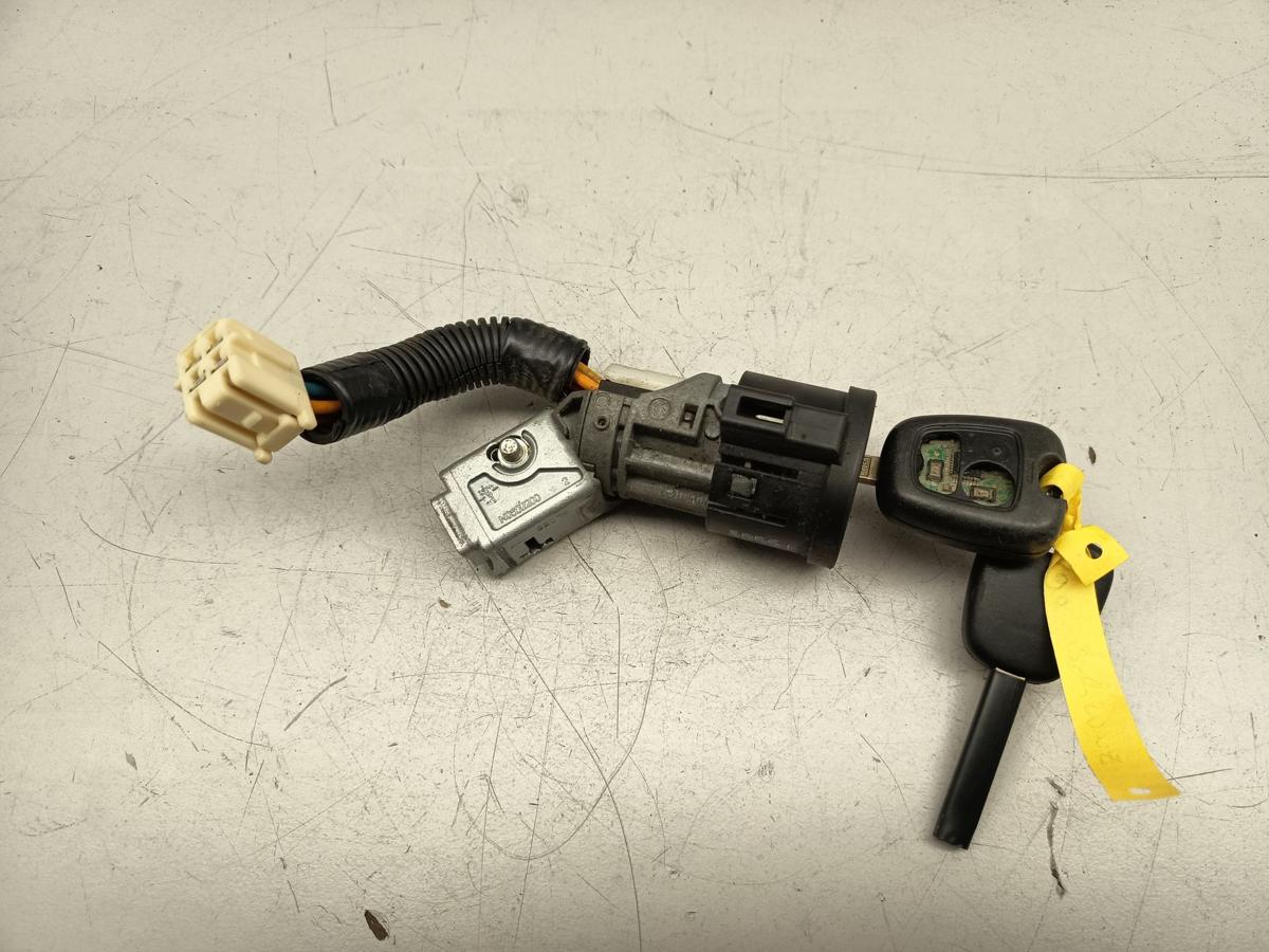 Toyota Aygo original Z&uuml;ndschloss mit Schl&uuml;ssel Baujahr 2005