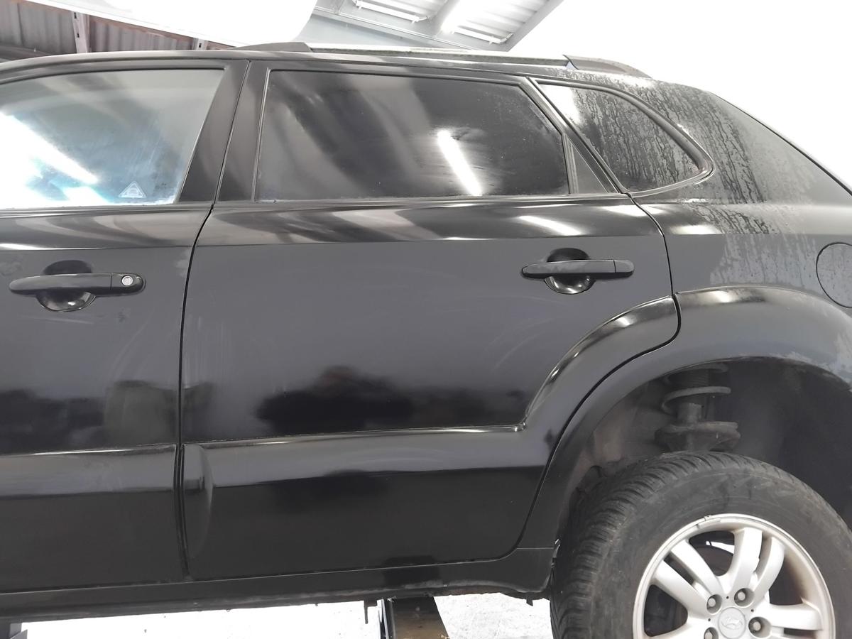 Hyundai Tucson JM T&uuml;r hinten links schwarz EB mit Beplankung BJ2006