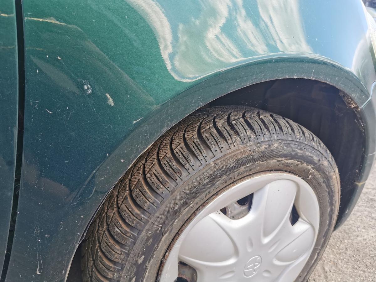 Toyota Yaris P1 Kotflügel Fender Seitenwand vorn rechts 6R4 Dark Green