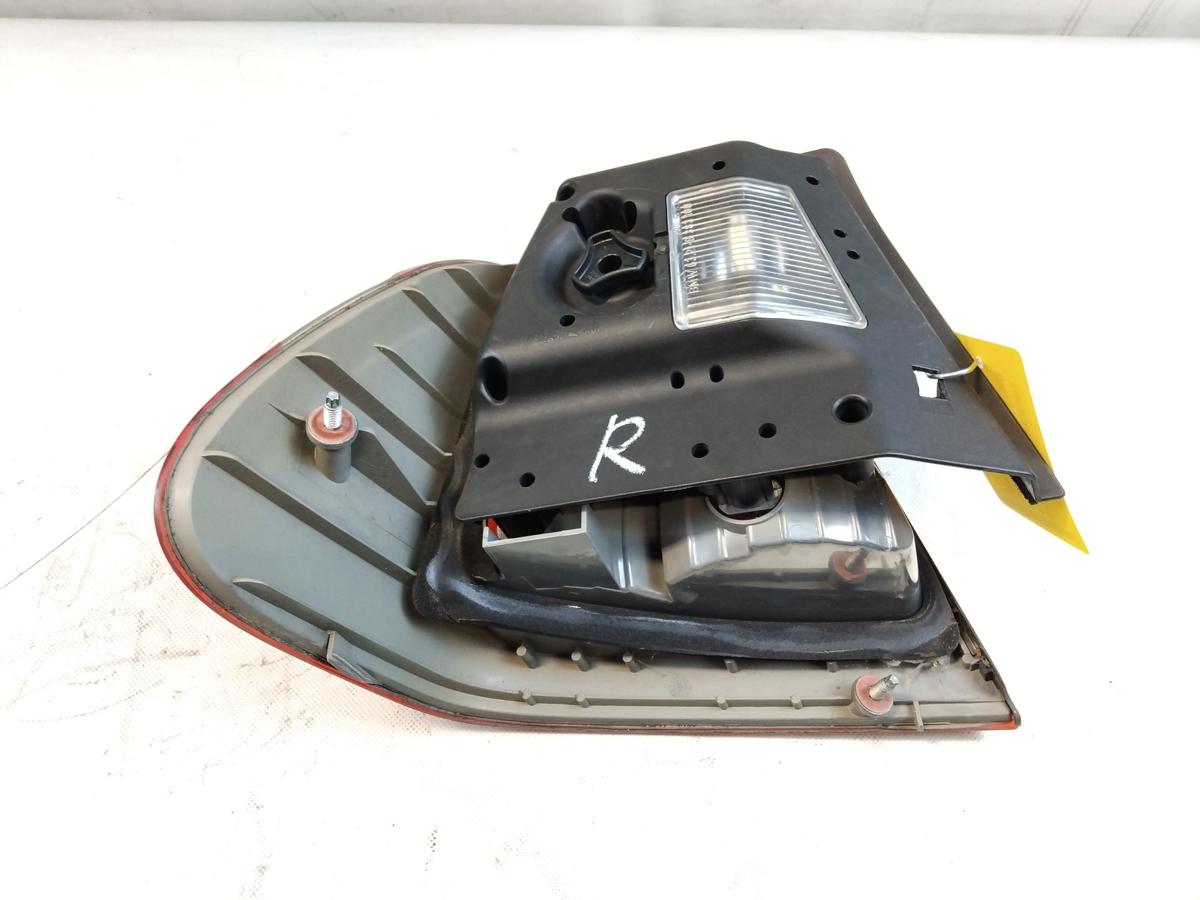 BMW 3er E46 Limousine Facelift original Rückleuchte Heckleuchte rechts Bj.2004