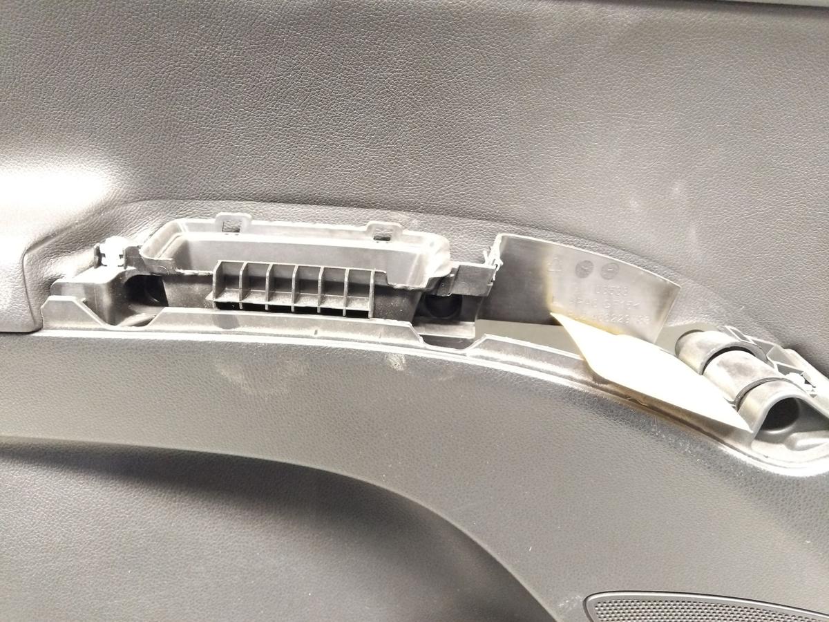 Opel Meriva B original T&uuml;rverkleidung vorn links Plastik dunkelgrau Bj.2012