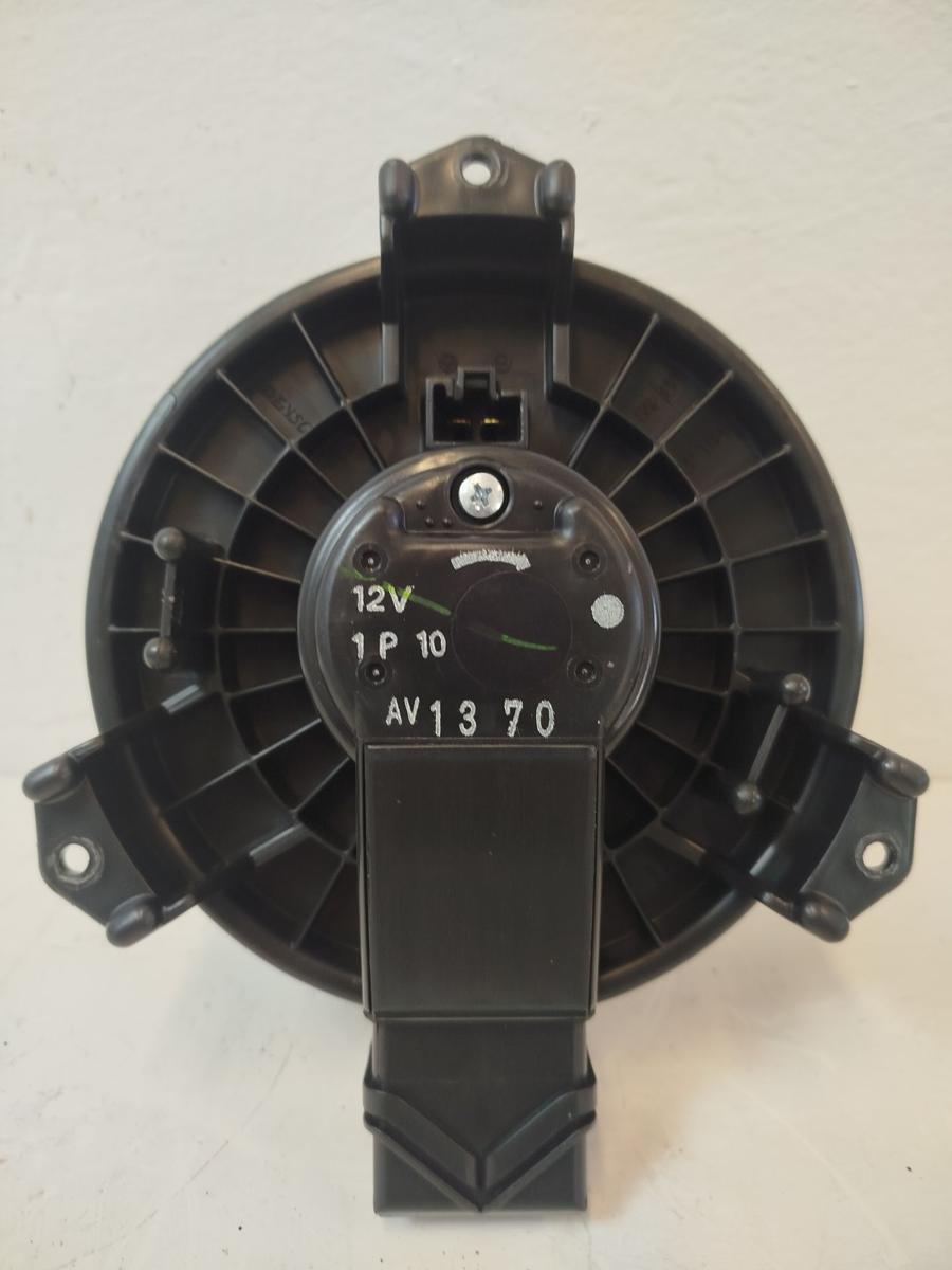 Toyota Yaris XP13 Gebl&auml;semotor Innenraumgebl&auml;semotor Heizungsgebl&auml;se
