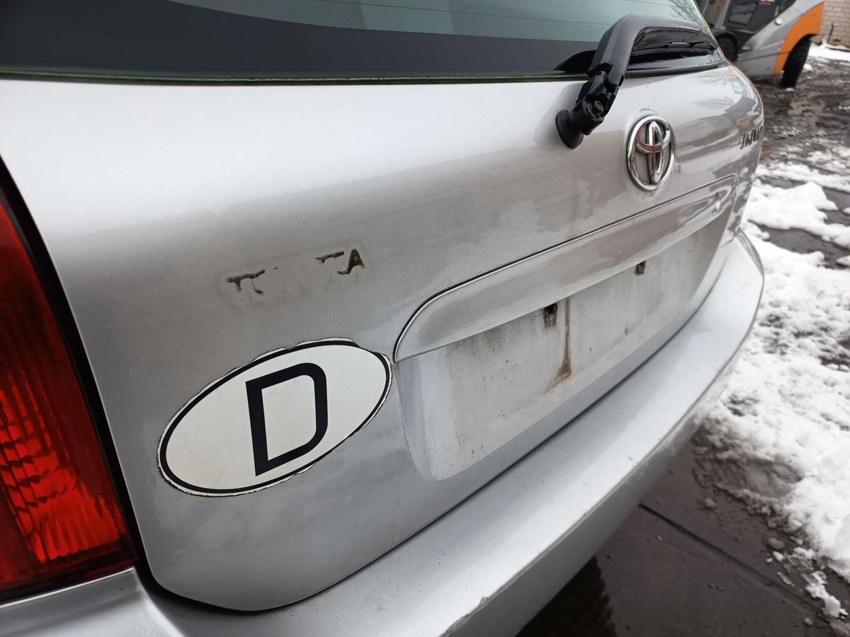 Toyota Corolla E12 original Heckklappe mit Scheibe 199 Silber Bj 2002