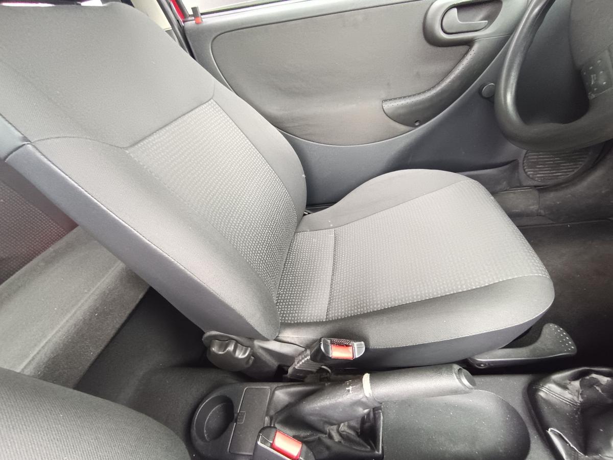 Opel Corsa C orig Sitz vorn links Fahrersitz Bj 2004