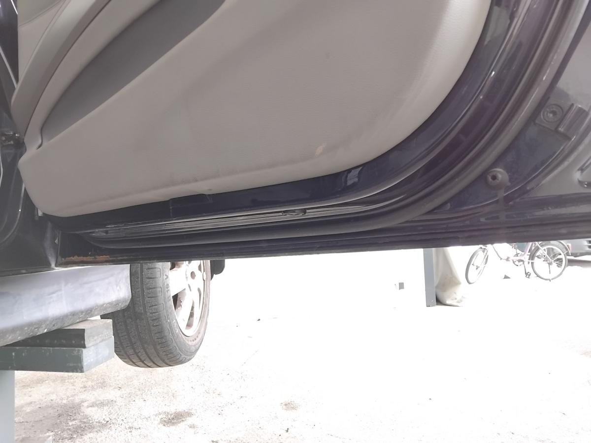 BMW 3er E90 E91 T&uuml;r vorn rechts Beifahrert&uuml;r monacoblaumetallic A35 BJ2007 Rost