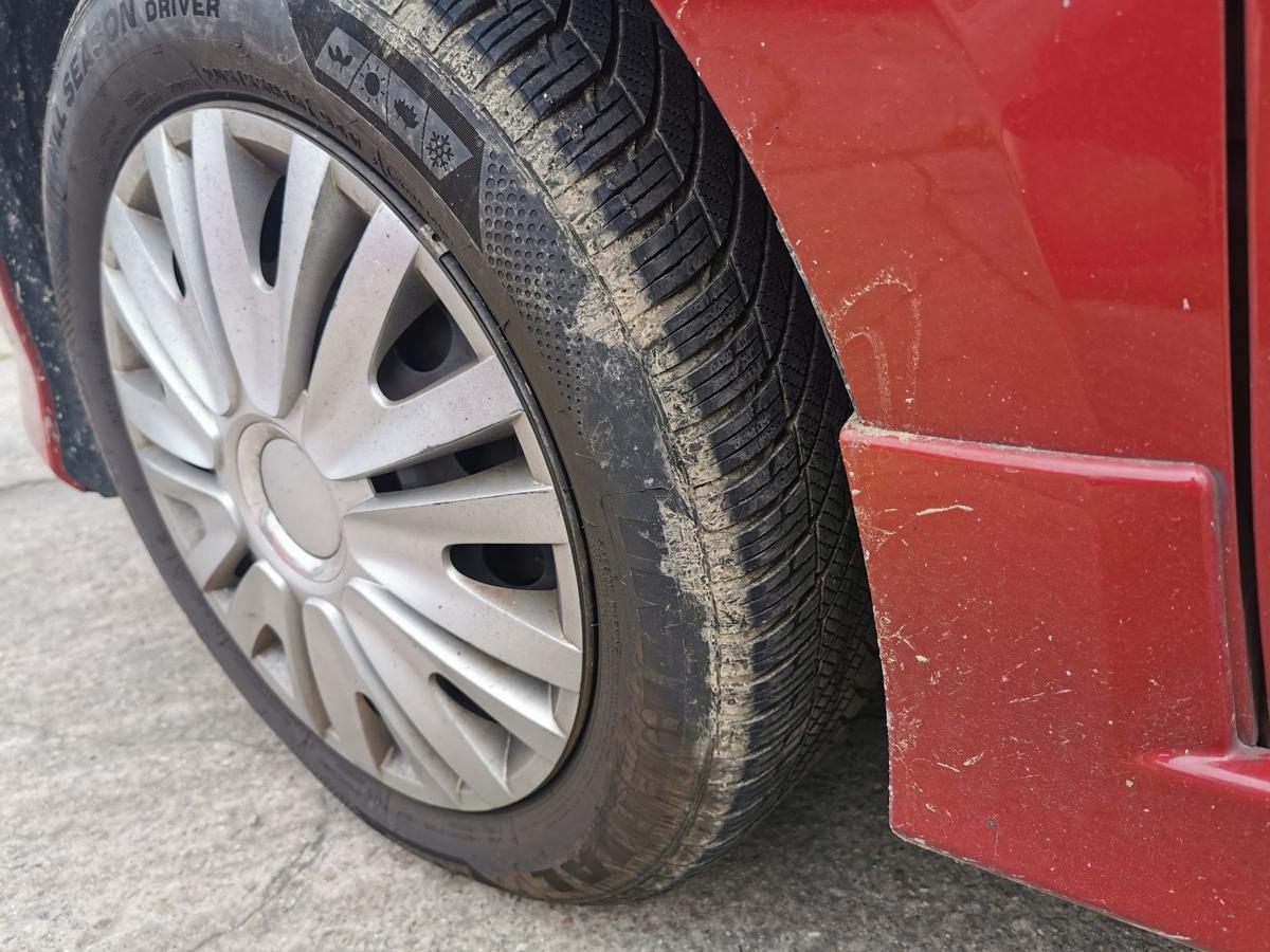 Hyundai I30 CW FD Kotflügel Fender Seitenwand vorn links HAT Glowing Red 10-12