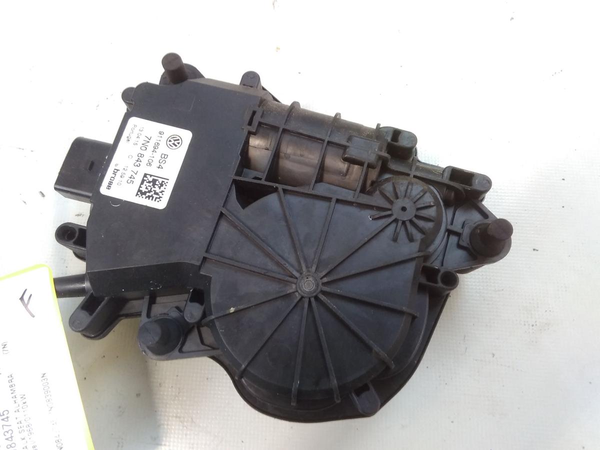 Seat Alhambra 7N original Stellmotor f&uuml;r Zuziehhilfe Schiebet&uuml;r rechts Bj.2015