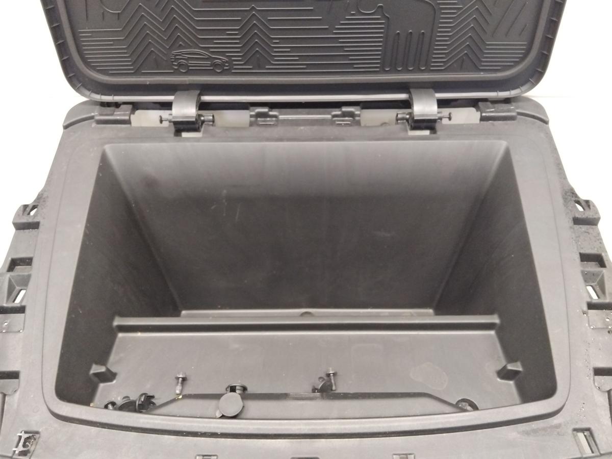 Volvo EX30 original Ablagefach Ablagekasten mit Klappe Kofferraum vorn Bj.2024