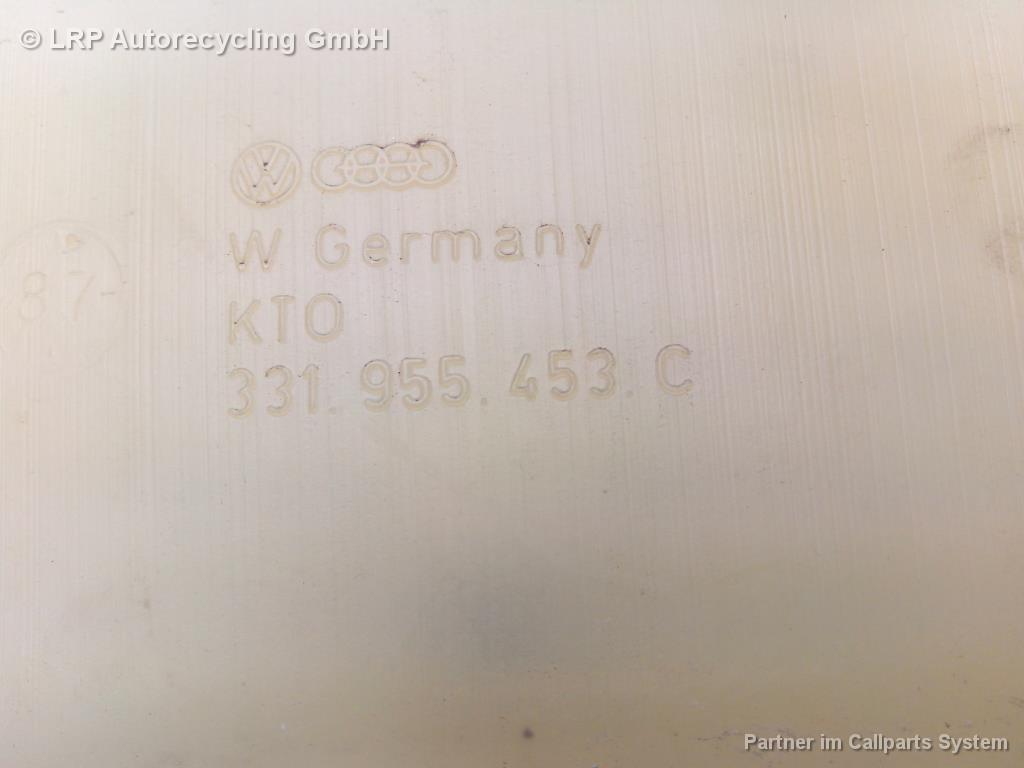 VW Passat 32B BJ1987 Wasserbehälter hinten Kombi 331955453C