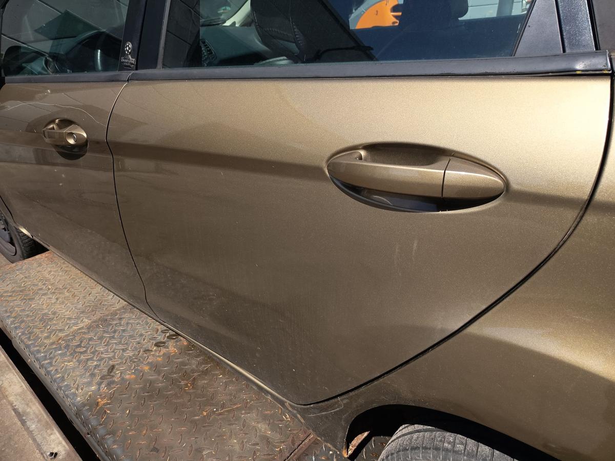 Ford Fiesta VI original T&uuml;r hinten links Castano-Braun Metallic Baujahr 2012