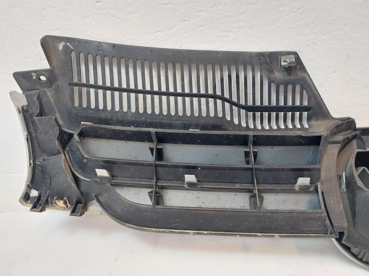 VW Golf 5 V 1K Kühlergrill Frontgrill Grill mit Logo LA7W Reflexsilber