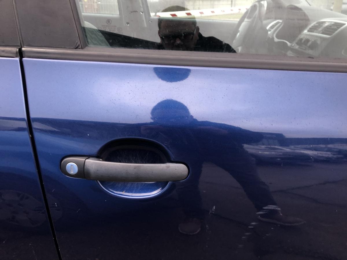 Skoda Fabia 2 Typ 5J T&uuml;r vorn rechts Beifahrert&uuml;r im Rohbau LF5Q Storm Blau