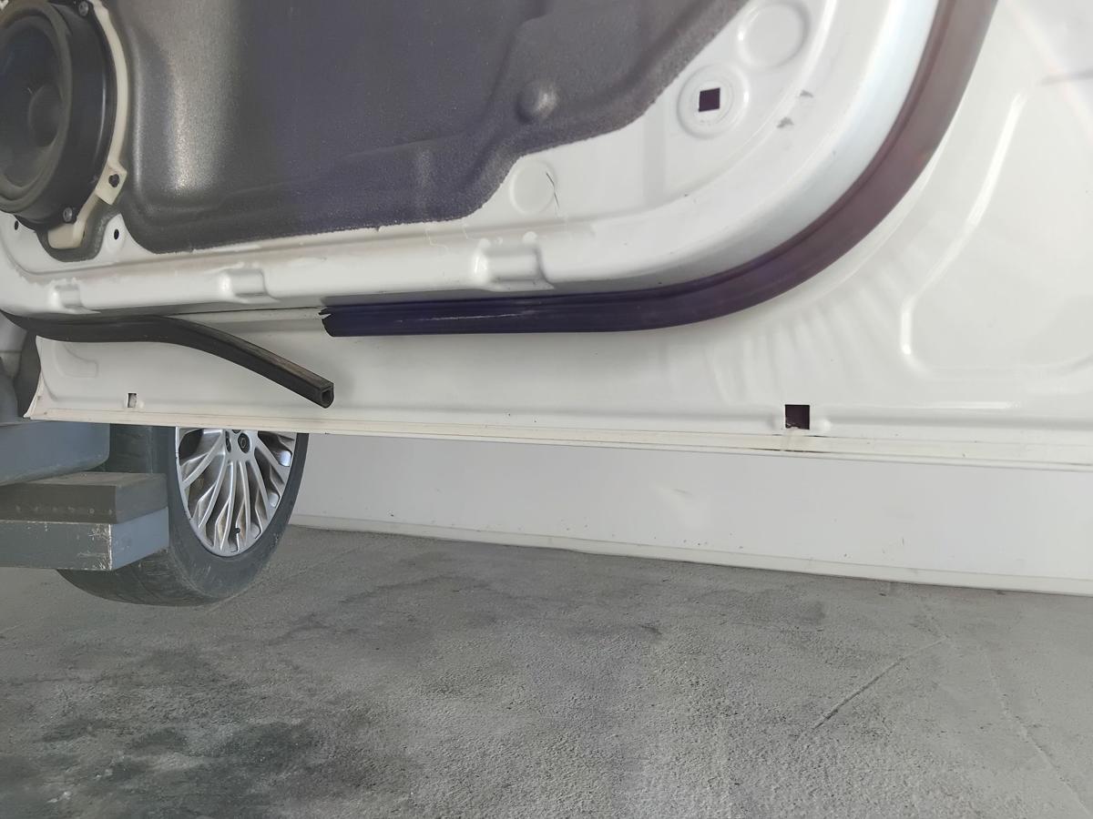 Ford Grand C-Max II T&uuml;r vorn rechts Beifahrert&uuml;r frostweiss BJ2014